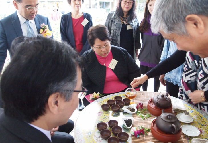 社會福利署助理署長彭潔玲女士參與戶外茗茶活動